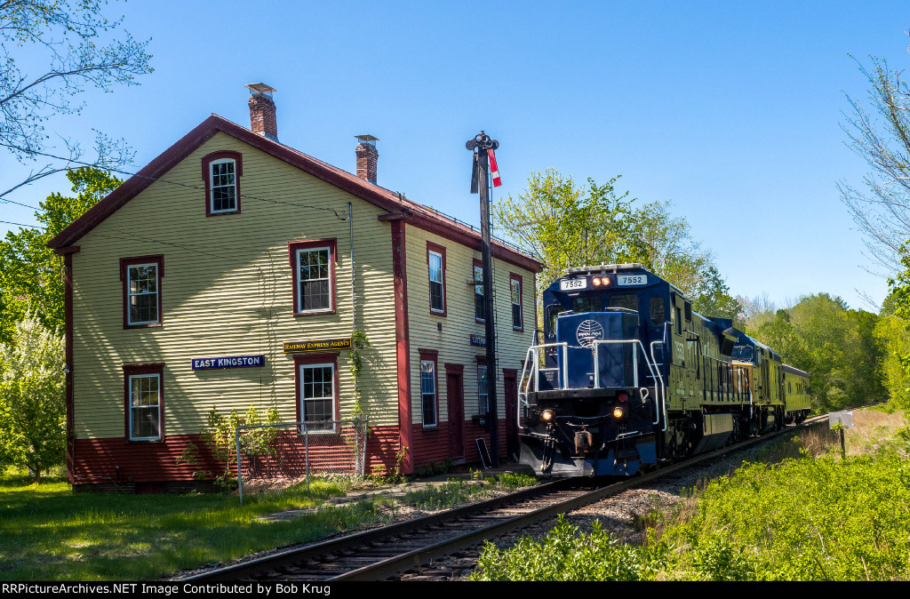 PAR 7552 leads a joint Pan Am / CSX inspection train past the former Boston & Maine depot in South Kingston, NH